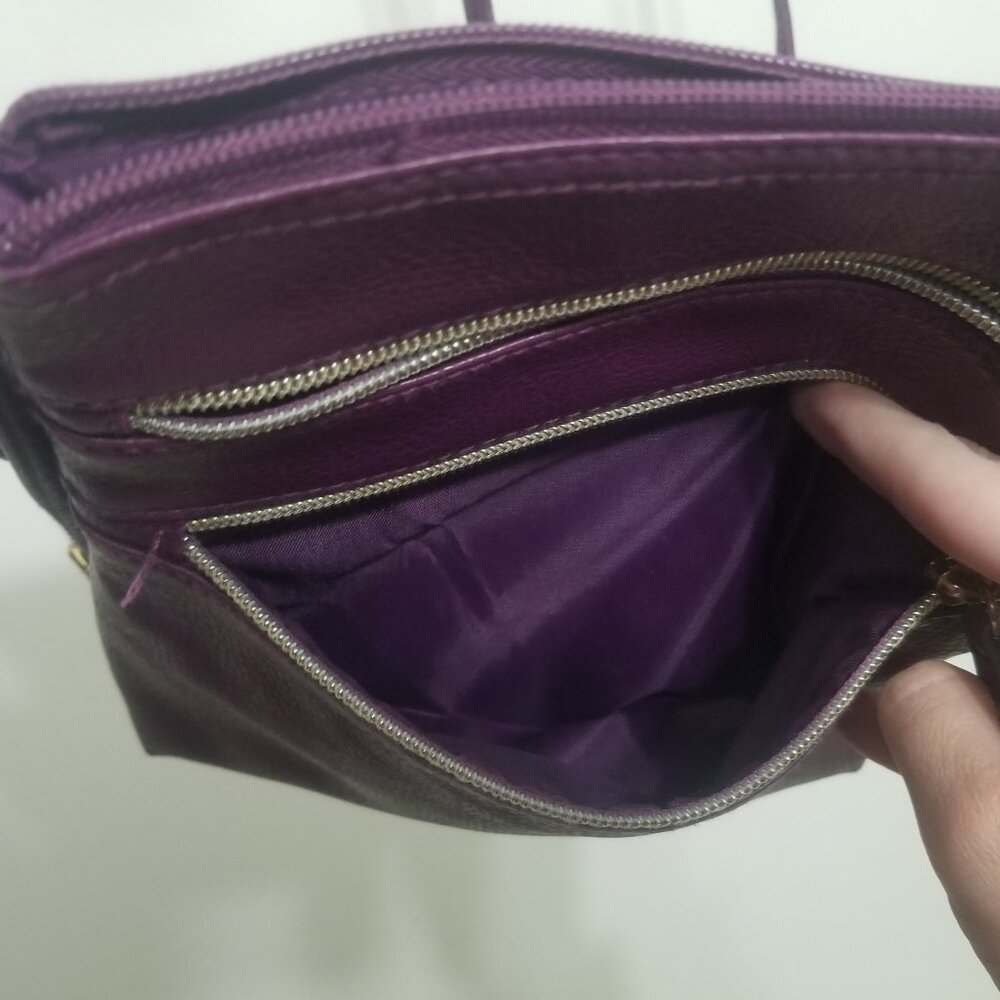 lovely purple purse w strap and several pockets - Picture 9 of 13